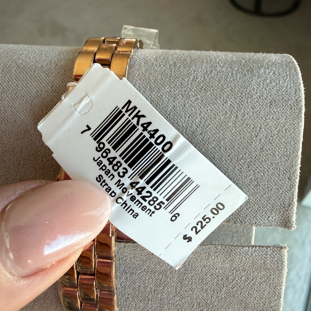 Rose gold Michael Kors watch - Picture 7 of 8